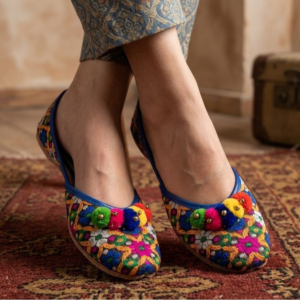 adidas Punjabi Jutti Mojari Embroidered Jingle Bellies Flat Shoes Size 7/7.5